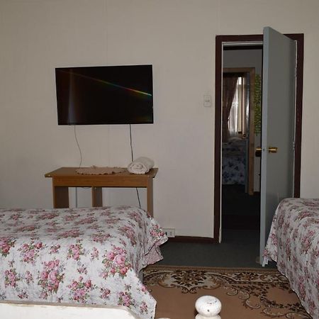 Hostal Torres Del Paine Punta Arenas Exterior photo